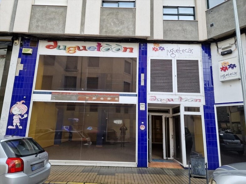 Retail in Ponferrada for sale - Building Photo - Image 2 of 17