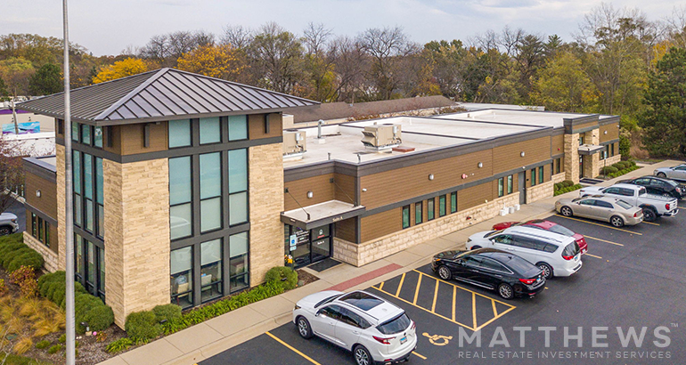 1240 N Milwaukee Ave, Libertyville, IL for sale - Building Photo - Image 1 of 3