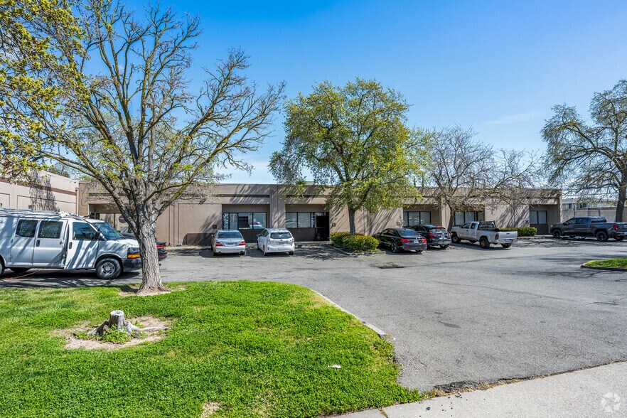 300 Harris Ave, Sacramento, CA for sale - Building Photo - Image 3 of 10