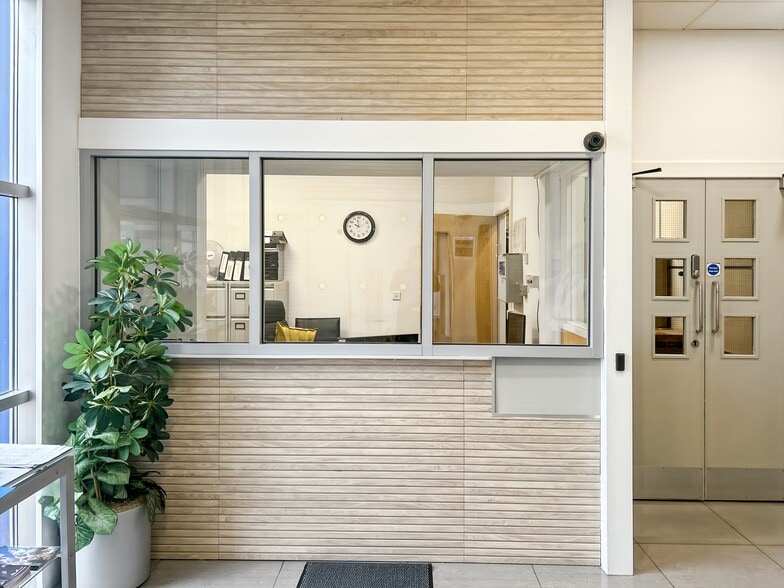 Ormesby Rd, Middlesbrough for lease - Interior Photo - Image 2 of 10