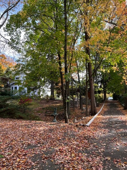 299 Goffle Rd, Ridgewood, NJ for sale - Building Photo - Image 2 of 9