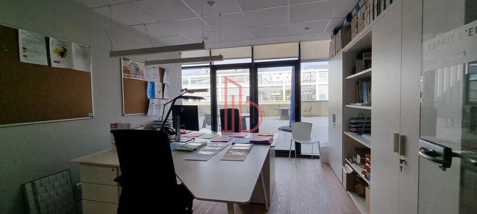 Office in Bordeaux for lease - Building Photo - Image 3 of 5
