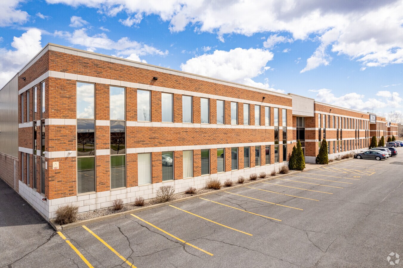 3755 Boul Matte, Brossard, QC J4Y 2P4