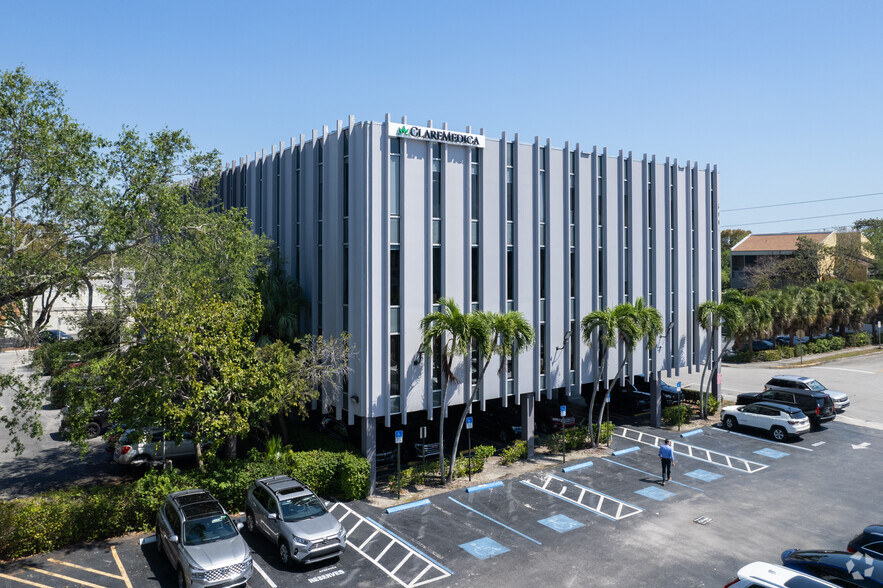 5901 SW 74th St, Miami, FL for lease - Building Photo - Image 1 of 11