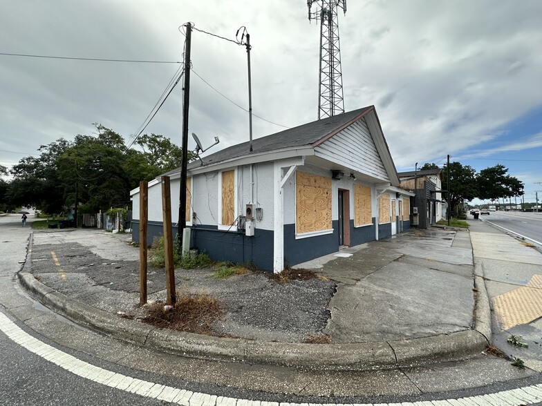 8439 Nebraska Ave, Tampa, FL for sale - Building Photo - Image 1 of 1