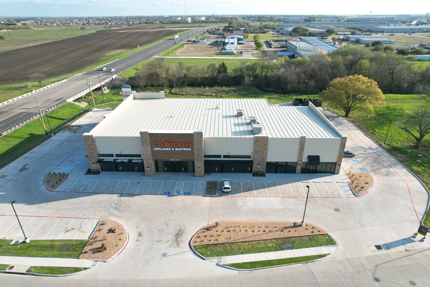 2751 N Hwy 77, Waxahachie, TX for lease - Building Photo - Image 3 of 11