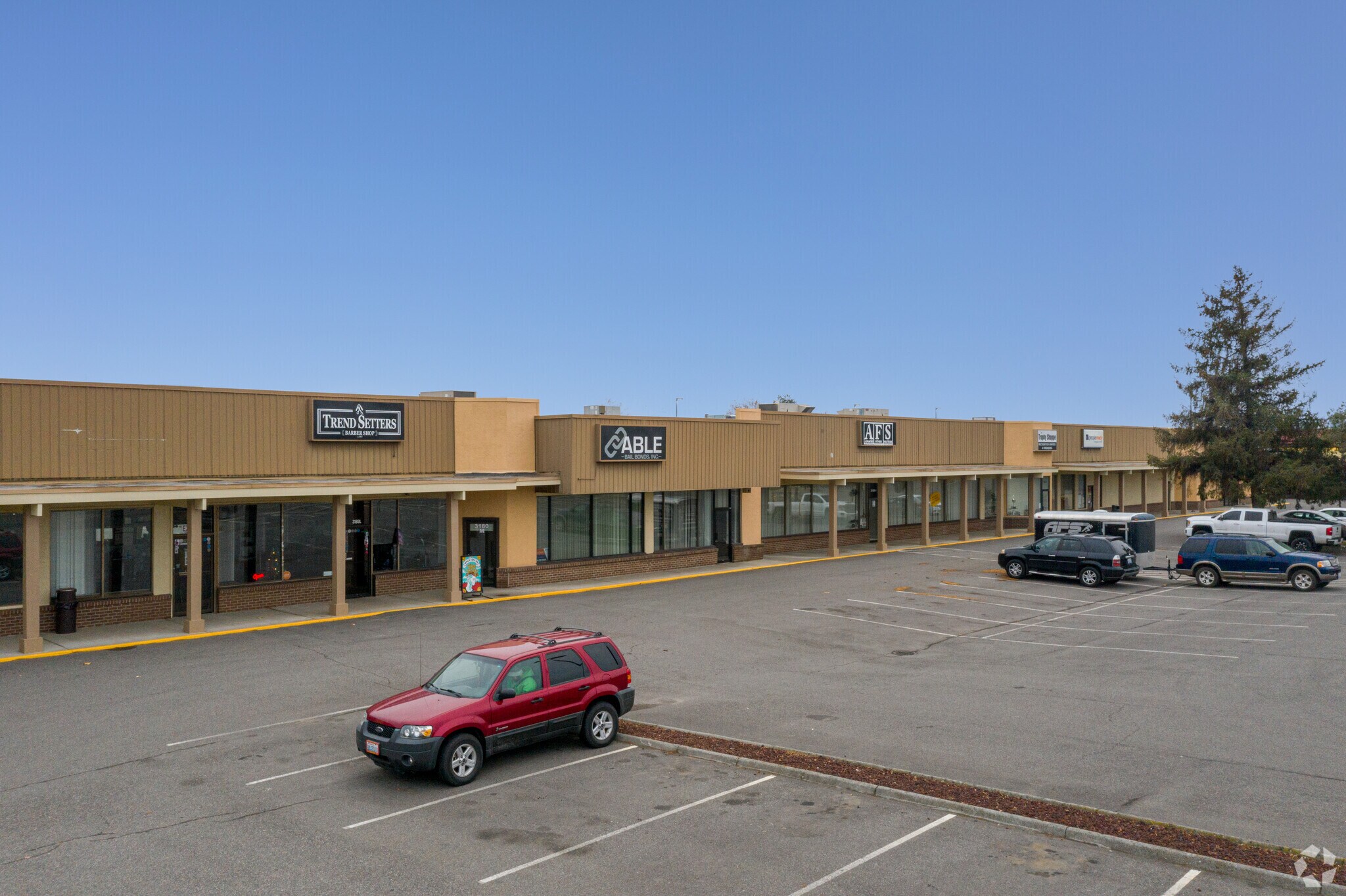 3180 W Clearwater Ave, Kennewick, WA 99336 OfficeRetail for Lease