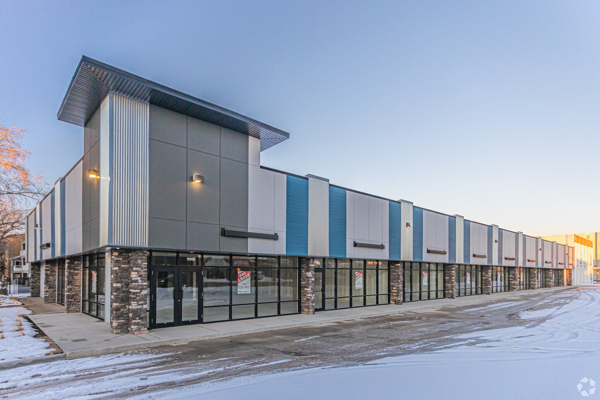 15920 Stony Plain Rd NW, Edmonton, AB for lease Primary Photo- Image 1 of 6