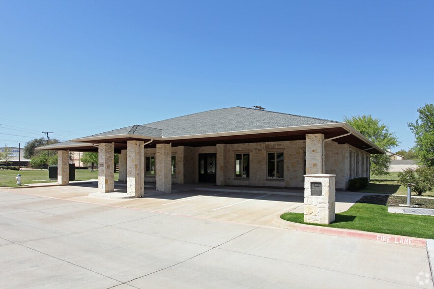 16400 Addison Rd, Addison, TX for sale - Primary Photo - Image 1 of 1