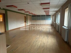 Office in Mennecy for lease Interior Photo- Image 1 of 4