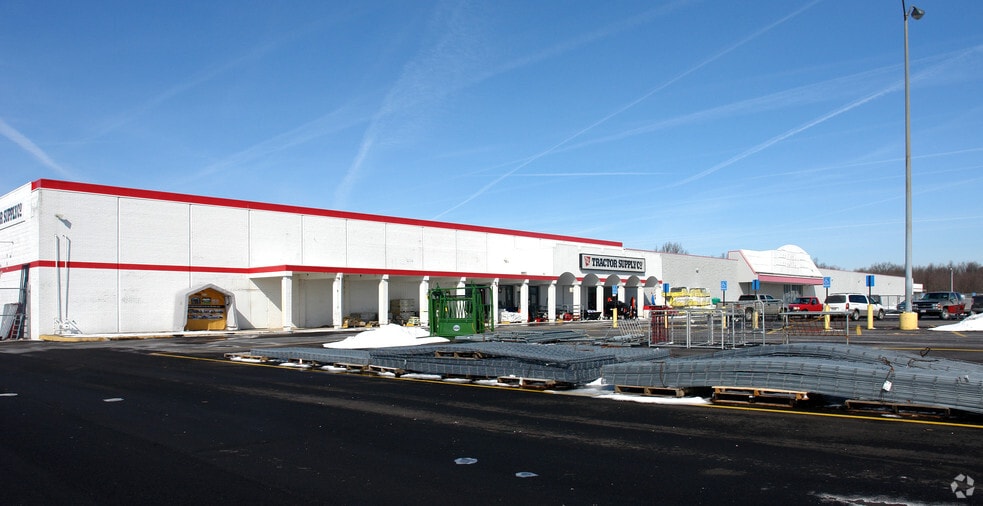 2300 Claremont Ave, Ashland, OH for lease - Primary Photo - Image 1 of 130