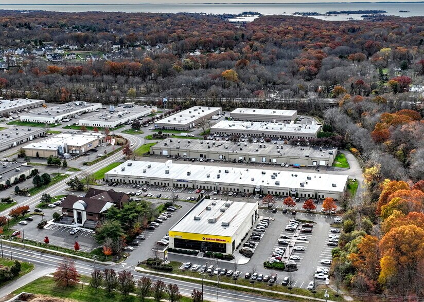 469 E Main St, Branford, CT for sale - Building Photo - Image 3 of 10