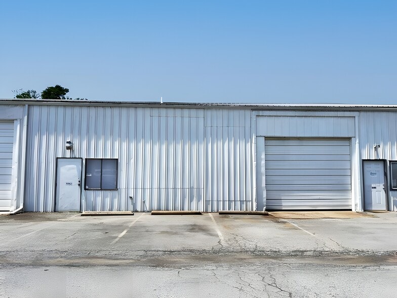 Newport Industrial Park portfolio of 2 properties for sale on LoopNet.com - Building Photo - Image 2 of 18