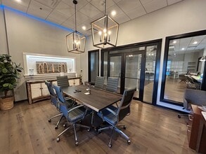 71 SE 29th Ter, Lee's Summit, MO for lease Interior Photo- Image 2 of 10
