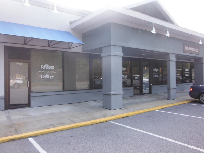 55 Mathews Dr, Hilton Head Island, SC for sale - Building Photo - Image 1 of 1