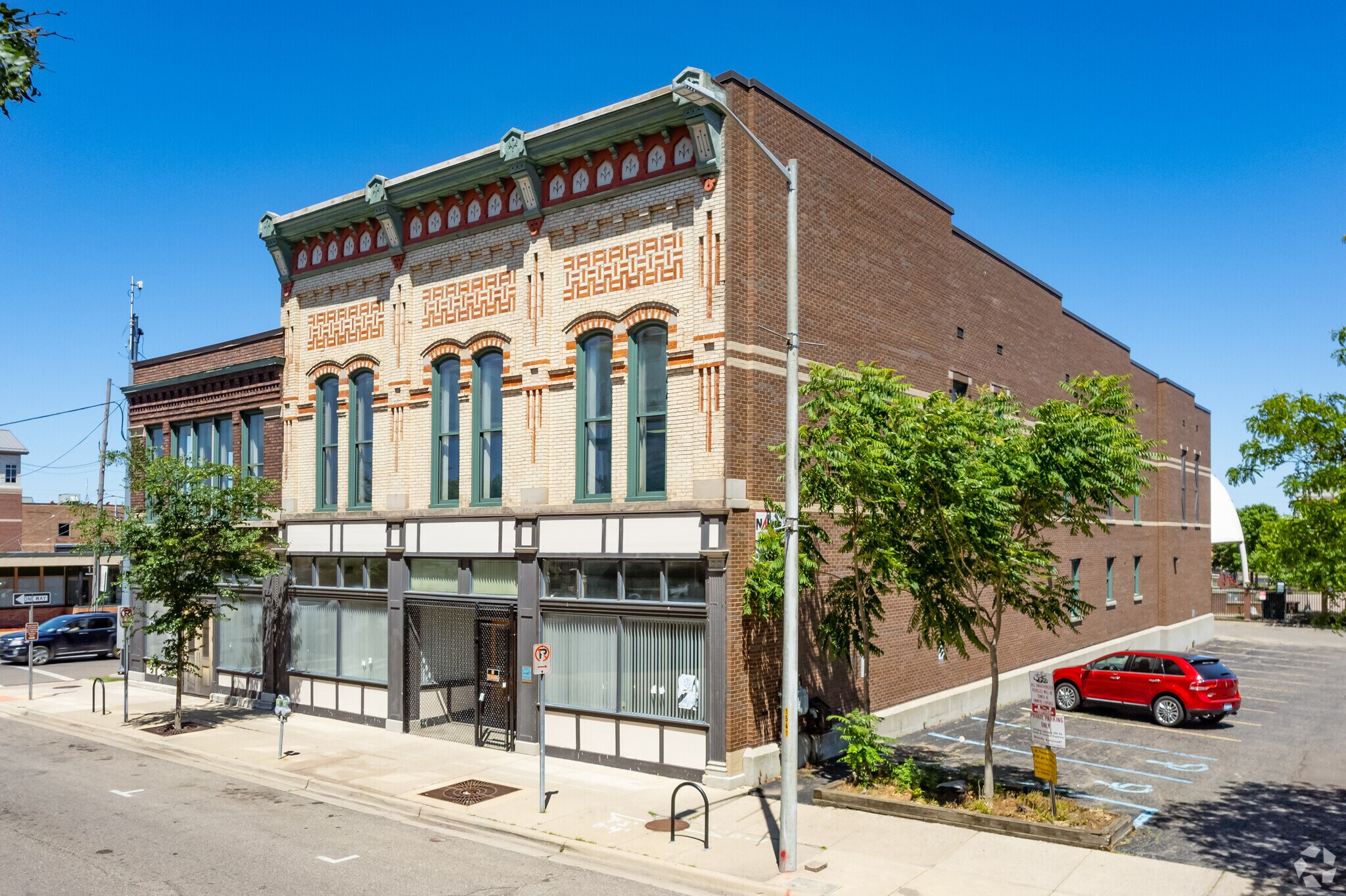 348 N Burdick St, Kalamazoo, MI for sale Primary Photo- Image 1 of 1