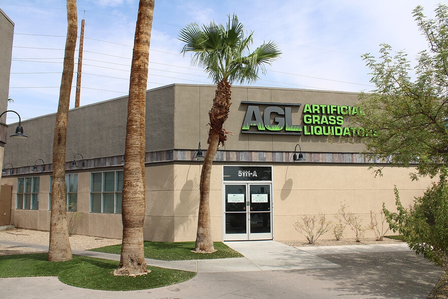 5111 E Charleston Blvd, Las Vegas, NV for lease - Building Photo - Image 1 of 7