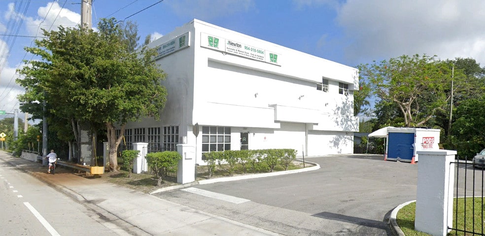 3001-3091 Griffin Rd Frontage portfolio of 2 properties for sale on LoopNet.com - Primary Photo - Image 3 of 9