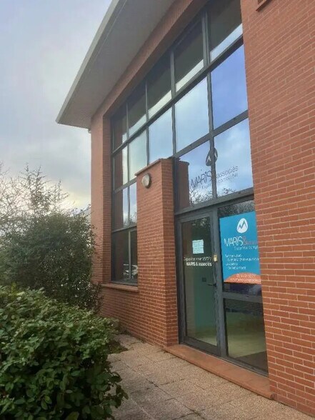 Flex in Toulouse for lease - Building Photo - Image 2 of 16