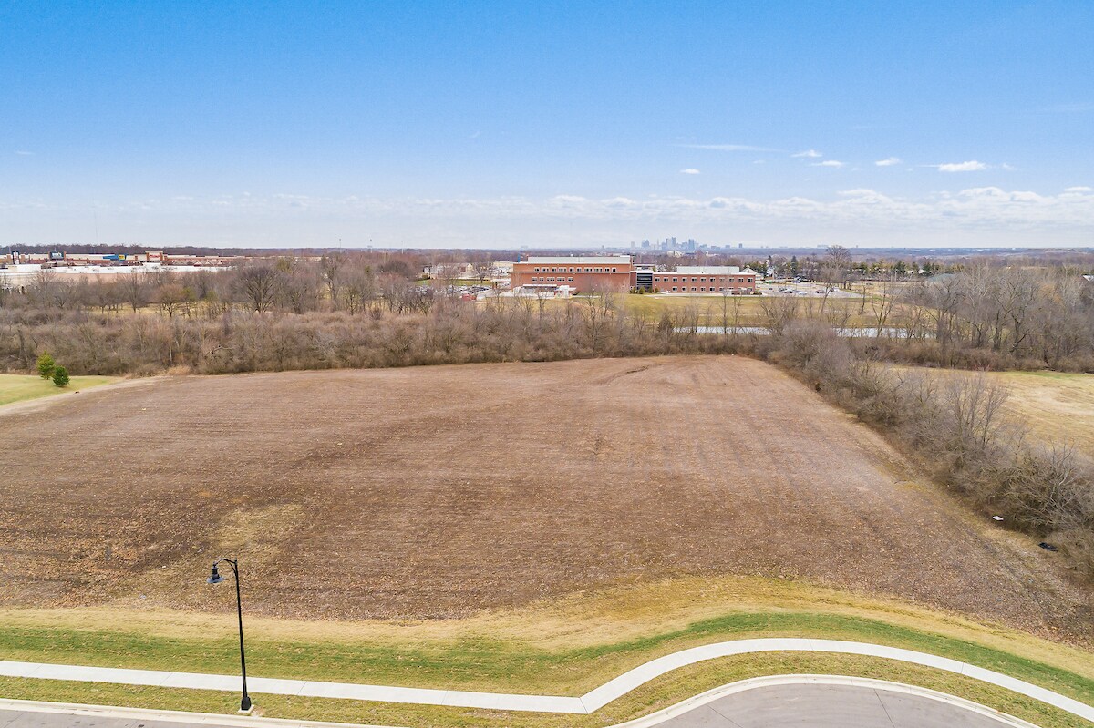 1185 Lamplighter Dr, Grove City, OH 43123