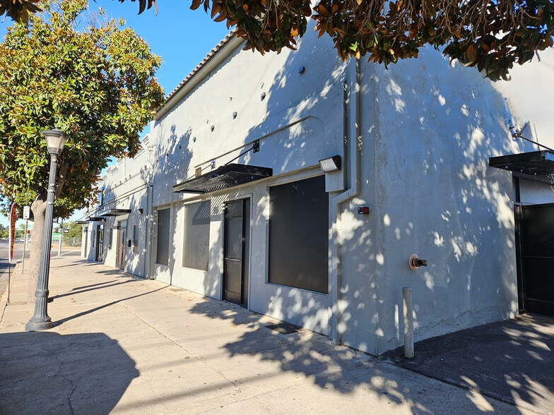 601-611 H St, Modesto, CA for sale - Building Photo - Image 1 of 36