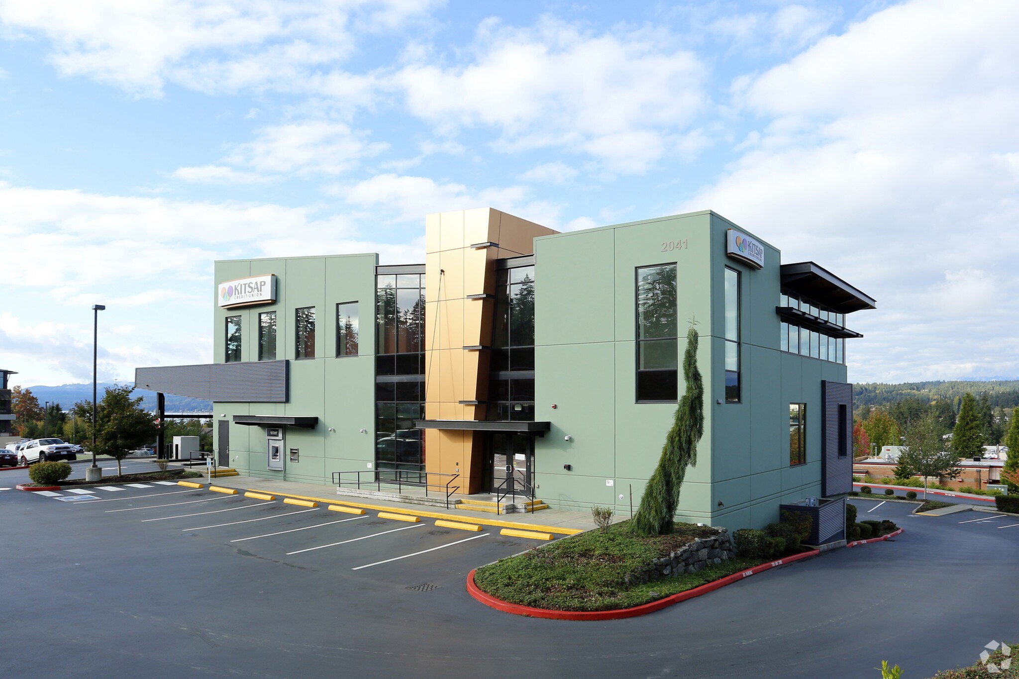 2041 NW Myhre Rd, Silverdale, WA 98383 Kitsap Credit Union