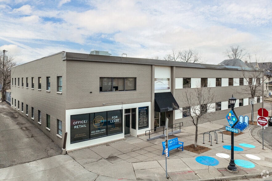 2101 Hennepin Ave, Minneapolis, MN for lease - Building Photo - Image 3 of 9