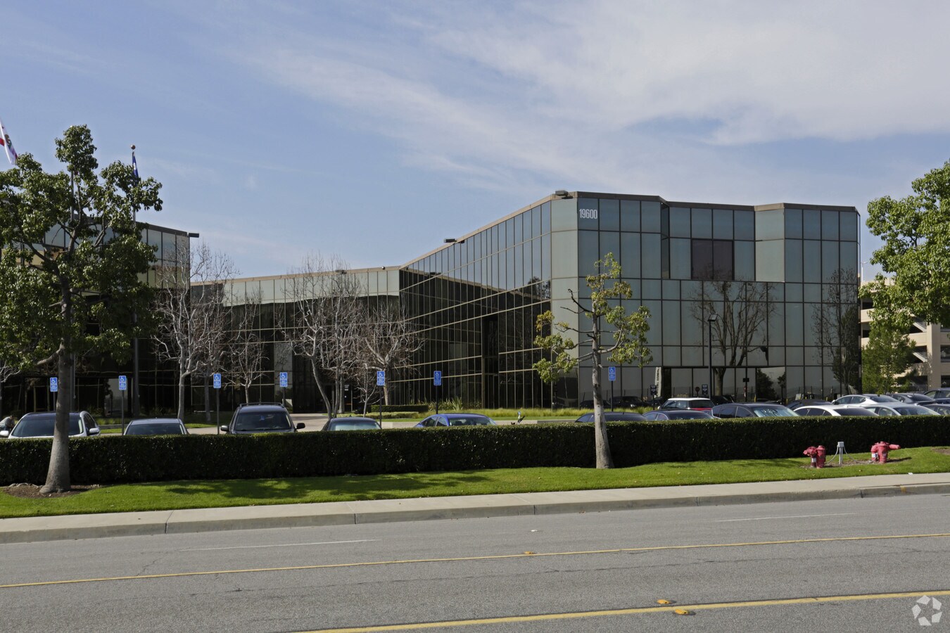 19600 Fairchild Rd, Irvine, CA 92612 Newport Summit