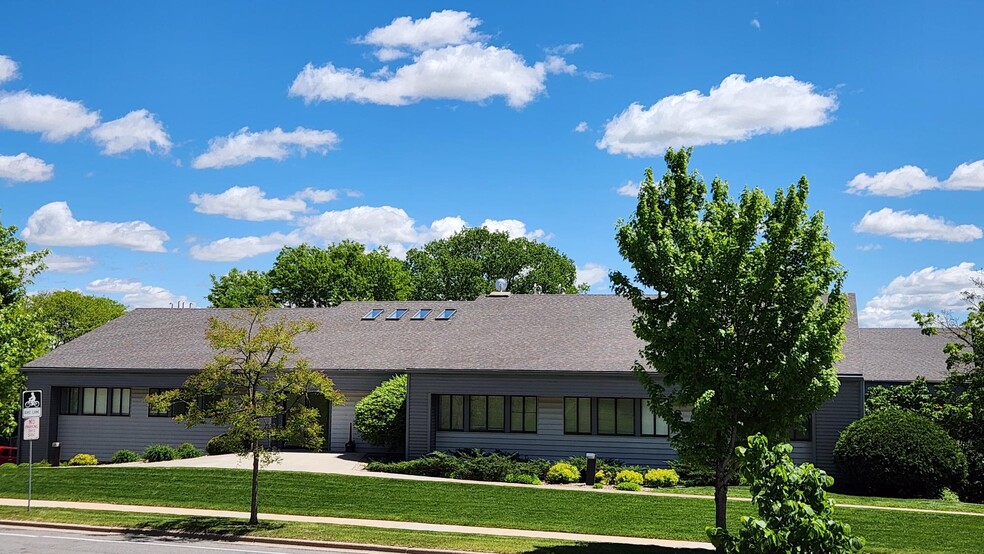 Hayes Road Office Complex portfolio of 2 properties for sale on LoopNet.com - Building Photo - Image 3 of 10