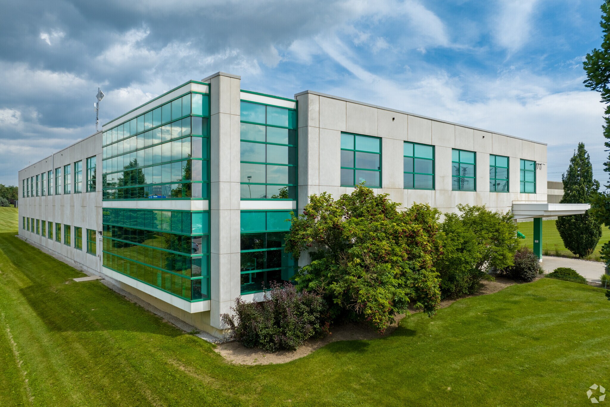 200 Aviva Park Dr, Vaughan, ON for lease Building Photo- Image 1 of 6