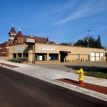 1033 Leonard St NW, Grand Rapids, MI for lease Building Photo- Image 1 of 6