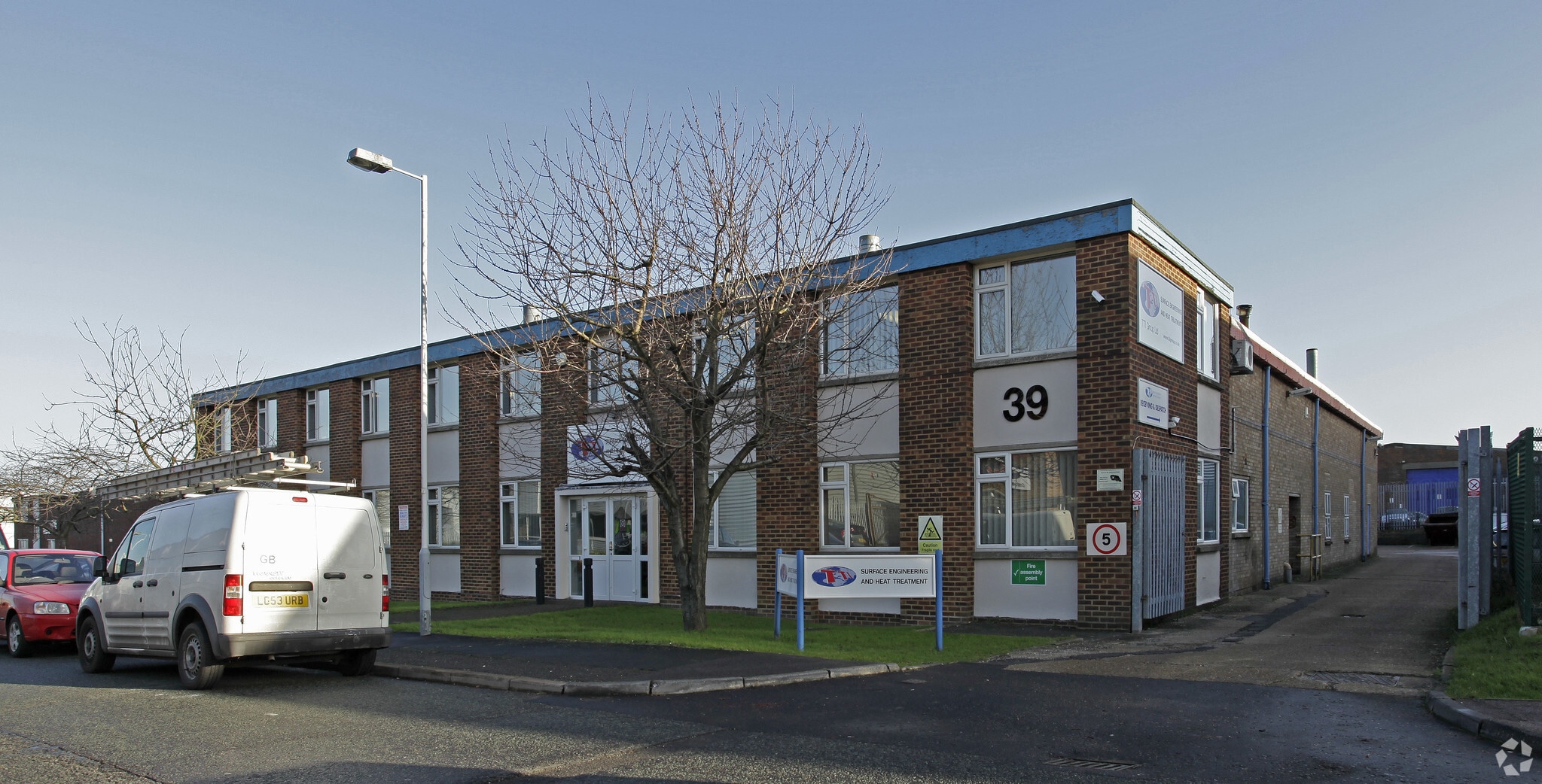 39-43 Bilton Way, Luton for sale Primary Photo- Image 1 of 1