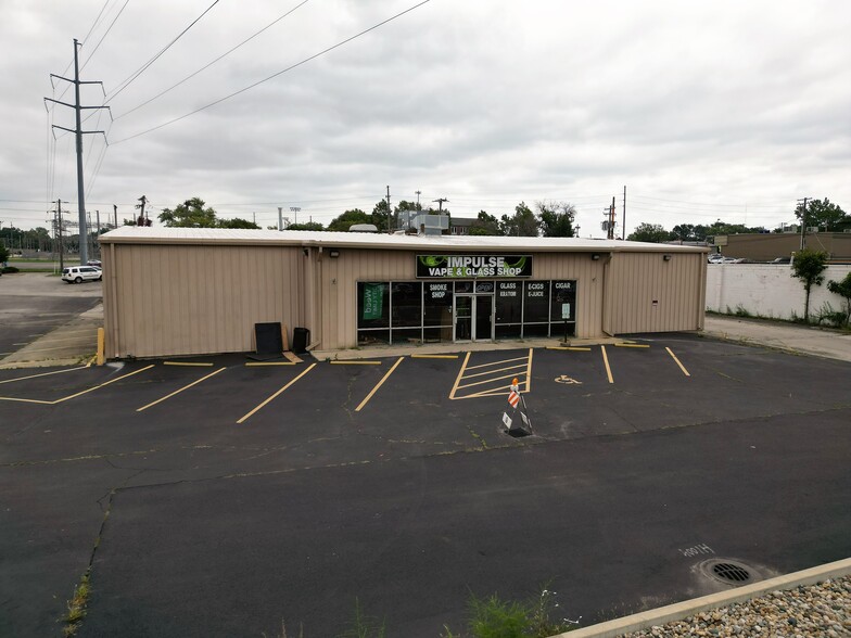 2802 N Main St, Decatur, IL for lease - Building Photo - Image 1 of 4