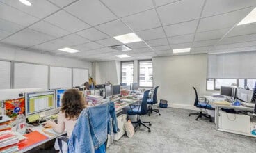 10 Rue Du Faubourg Montmartre, Paris for lease Interior Photo- Image 1 of 10