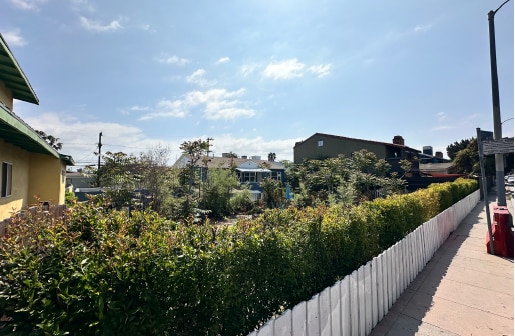 2712 Pacific Ave, Venice, CA for sale - Building Photo - Image 2 of 8