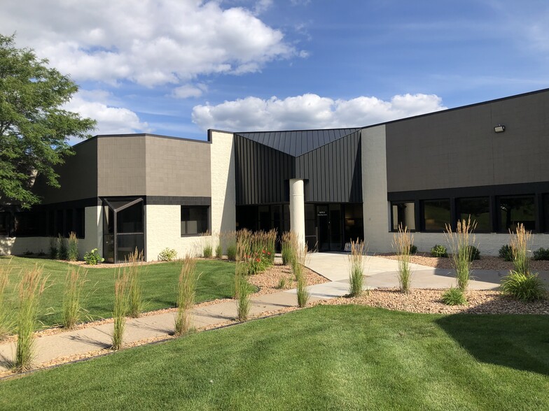 7615 Golden Triangle Dr, Eden Prairie, MN for lease - Building Photo - Image 1 of 3