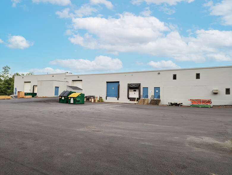 18 Continental Blvd, Merrimack, NH for lease - Building Photo - Image 3 of 5