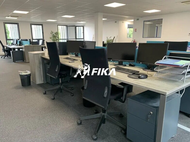 Office in Toulouse for lease - Building Photo - Image 3 of 8