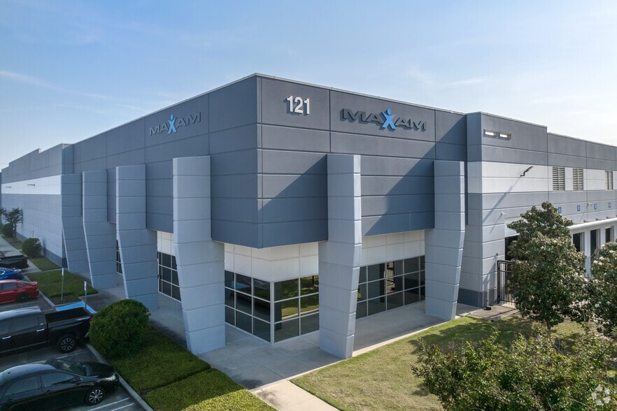 11710 North Freeway, Houston, TX for lease - Building Photo - Image 2 of 4