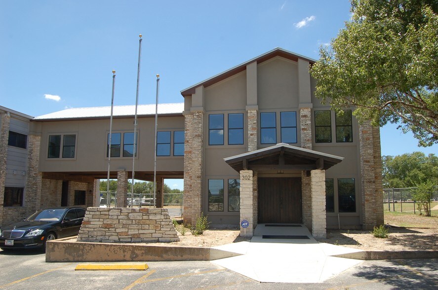 302 Toledo Trl, Georgetown, TX for sale - Primary Photo - Image 1 of 1