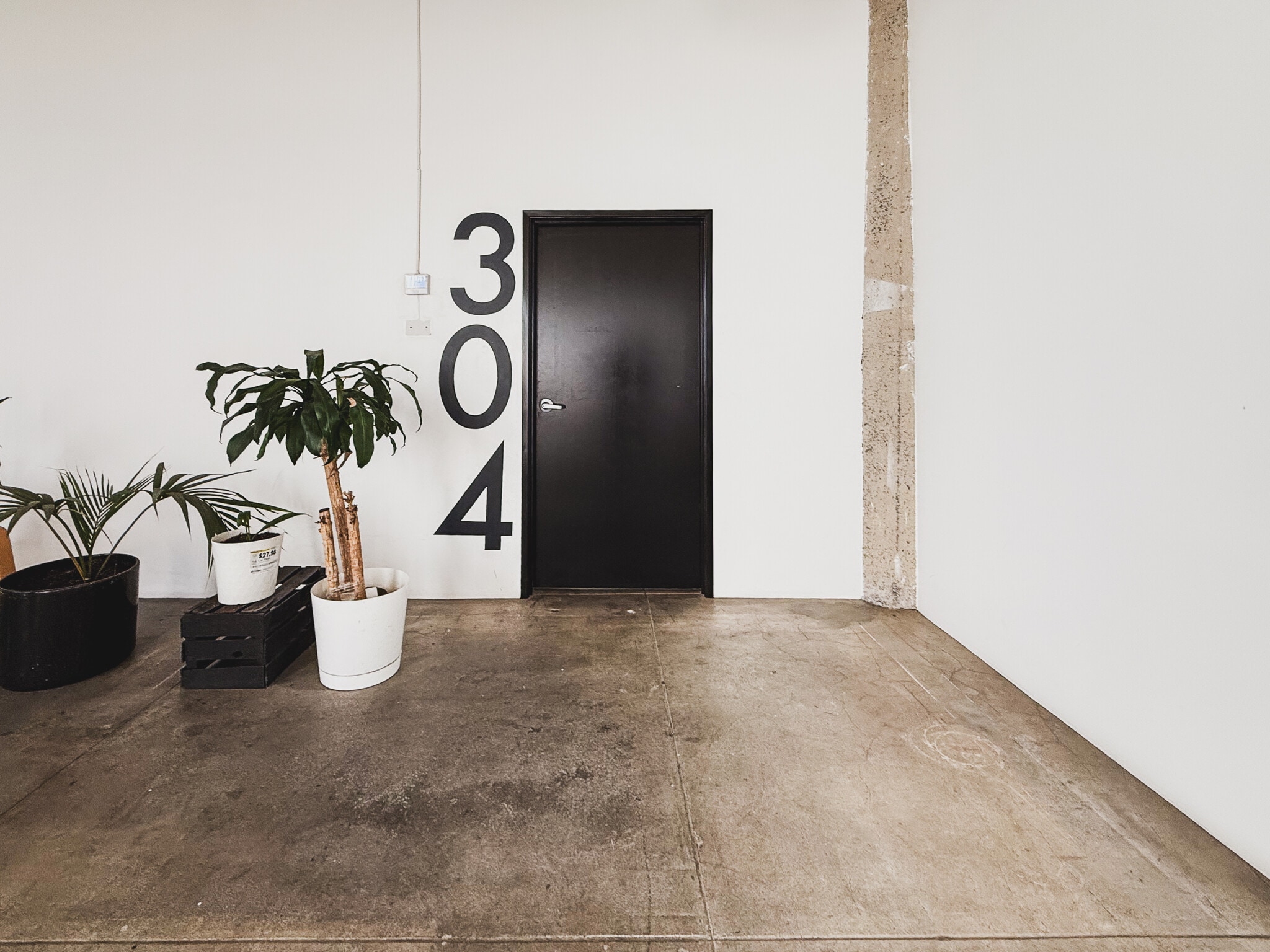 623 E 9th St, Los Angeles, CA for lease Interior Photo- Image 1 of 4