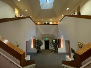 26010 Mureau Rd, Calabasas, CA for sale Interior Photo- Image 2 of 20