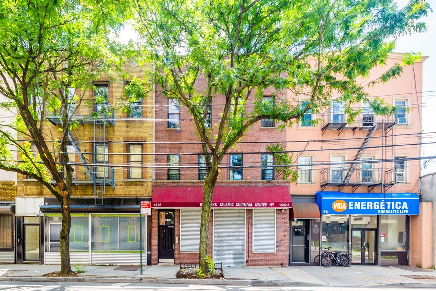 1802 Astoria Blvd, Astoria, NY for sale - Primary Photo - Image 1 of 1