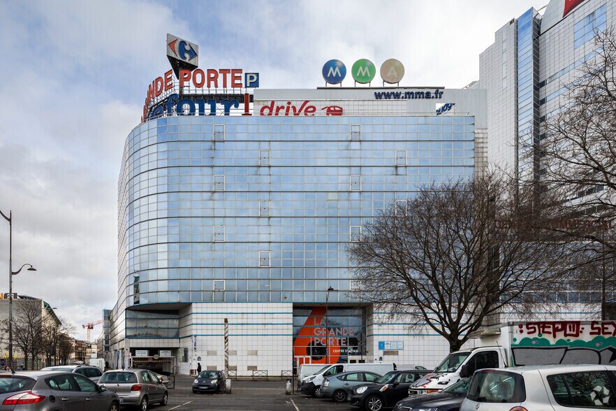 Office in Montreuil for lease - Building Photo - Image 2 of 2