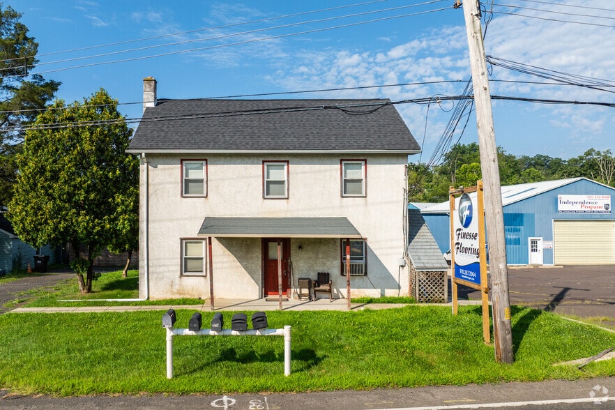 3003 Main St, Green Lane, PA for lease - Building Photo - Image 2 of 5