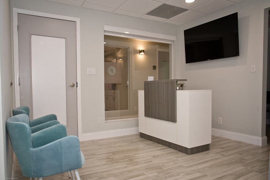 85 SW 5th Ave, Delray Beach, FL for lease - Interior Photo - Image 2 of 41