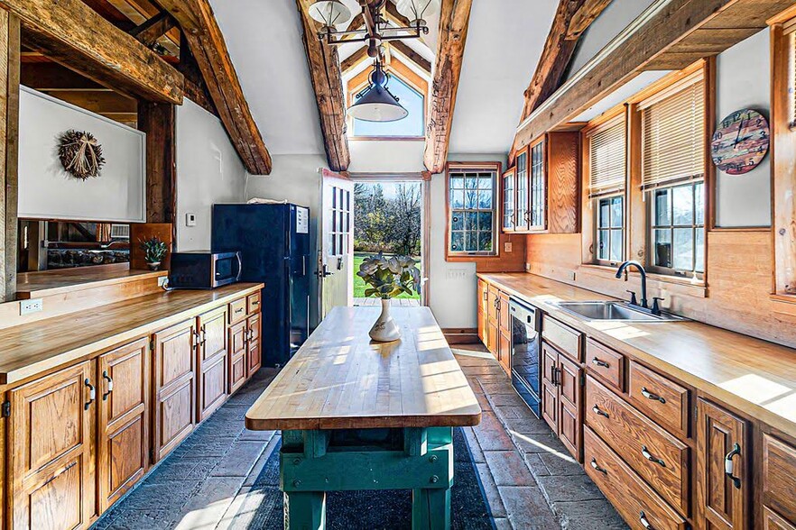 396 Elizabethtown Rd, Ilion, NY for sale - Building Photo - Image 3 of 9