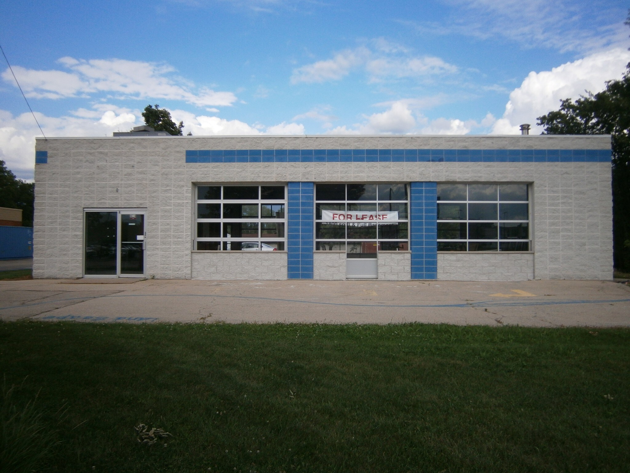 614 S Green Bay Rd, Neenah, WI for sale Building Photo- Image 1 of 1