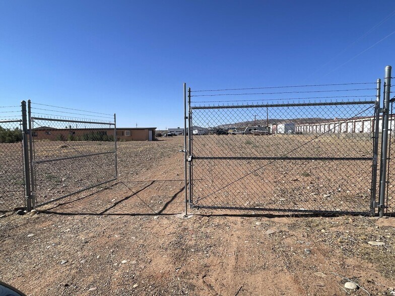 50 E Concord Bridge St, Big Water, UT for sale - Primary Photo - Image 1 of 16