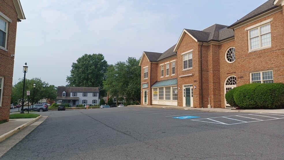 9911-9913 Georgetown Pike, Great Falls, VA for lease - Building Photo - Image 3 of 7